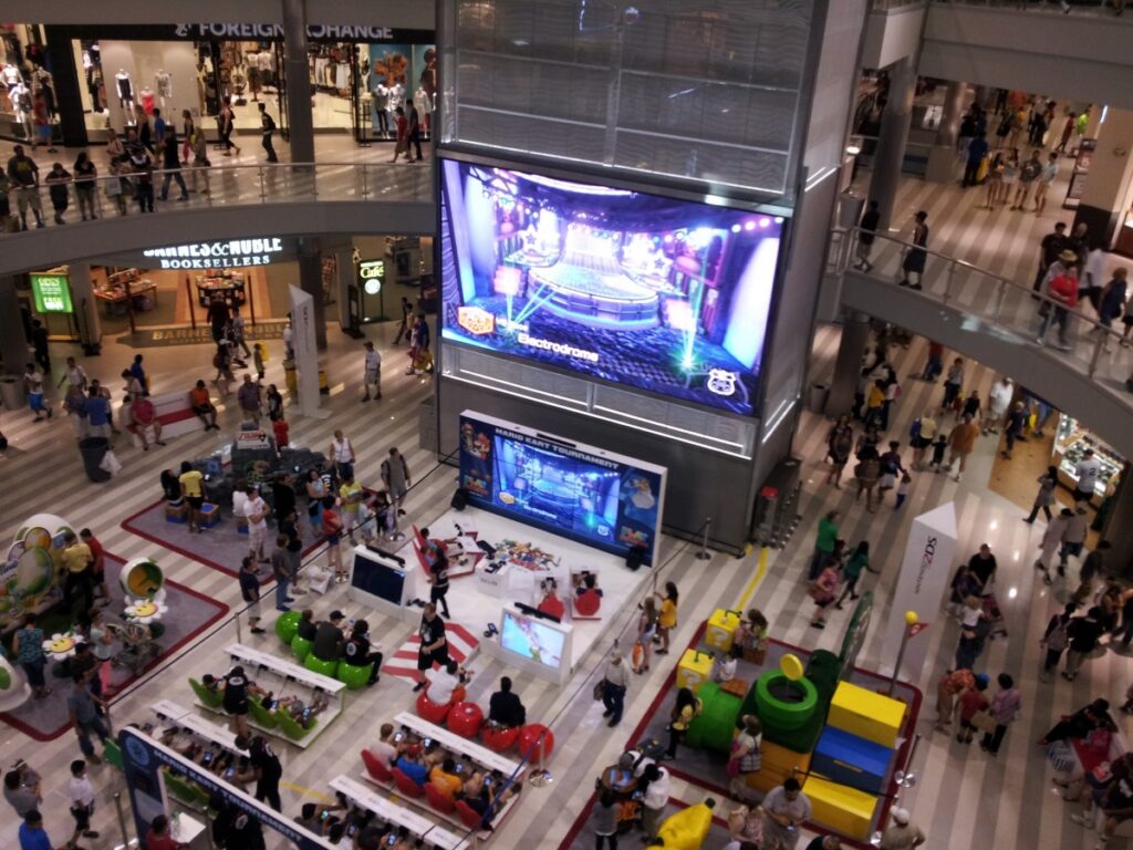 shopping mall mall of america video game event gathering indoor 612441