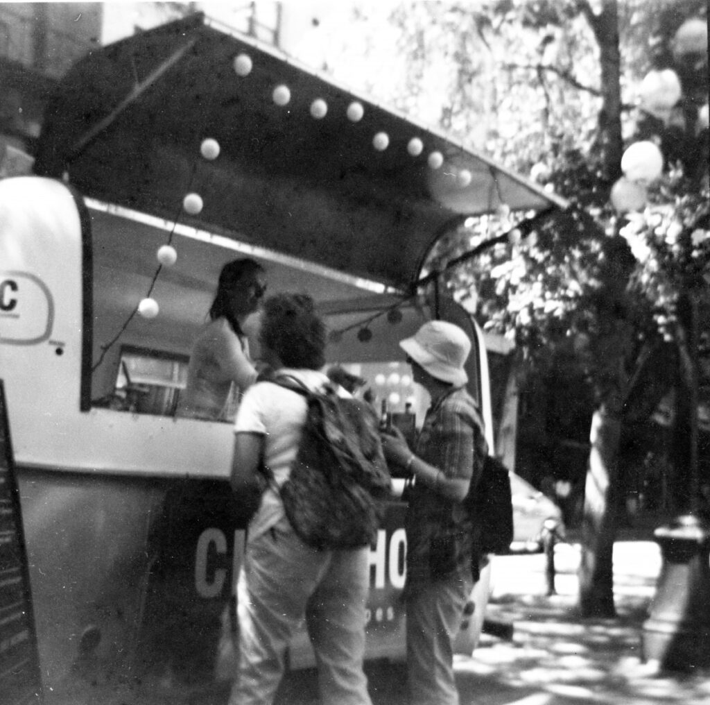 blackandwhite vintage french streetphotography crepes 620film foodtruck 525100