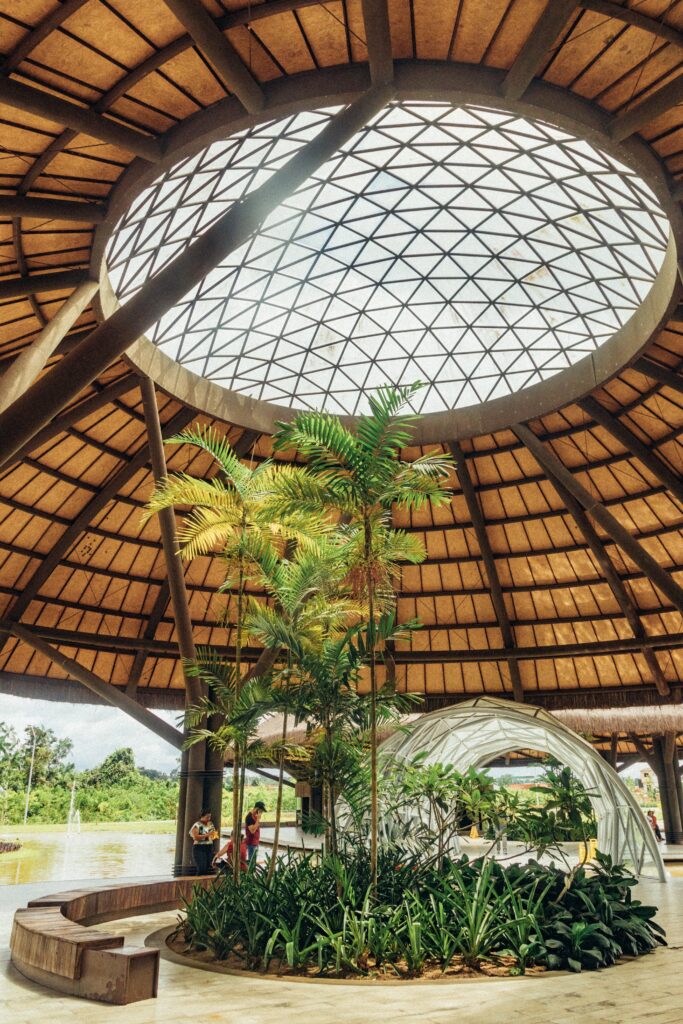 Elementos Naturales en Espacios Recreativos: Jardines y Terrazas