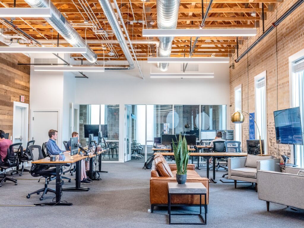 Tendencias de Diseño de Interiores, espacio colaborativo, espacio multifuncional, oficnas