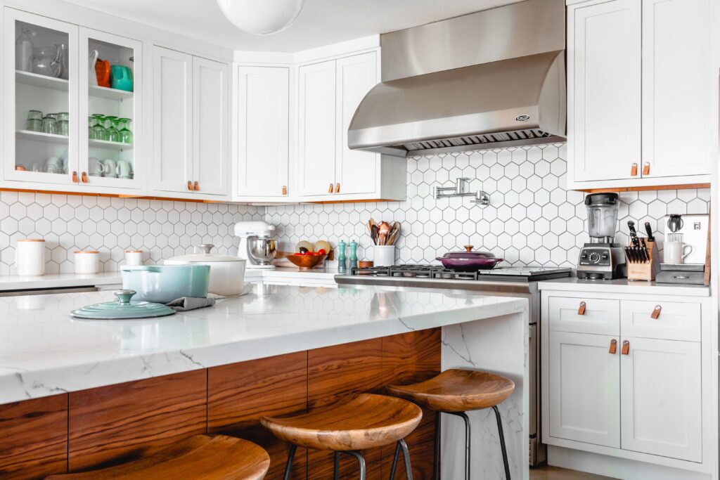 cocina isla taburetes