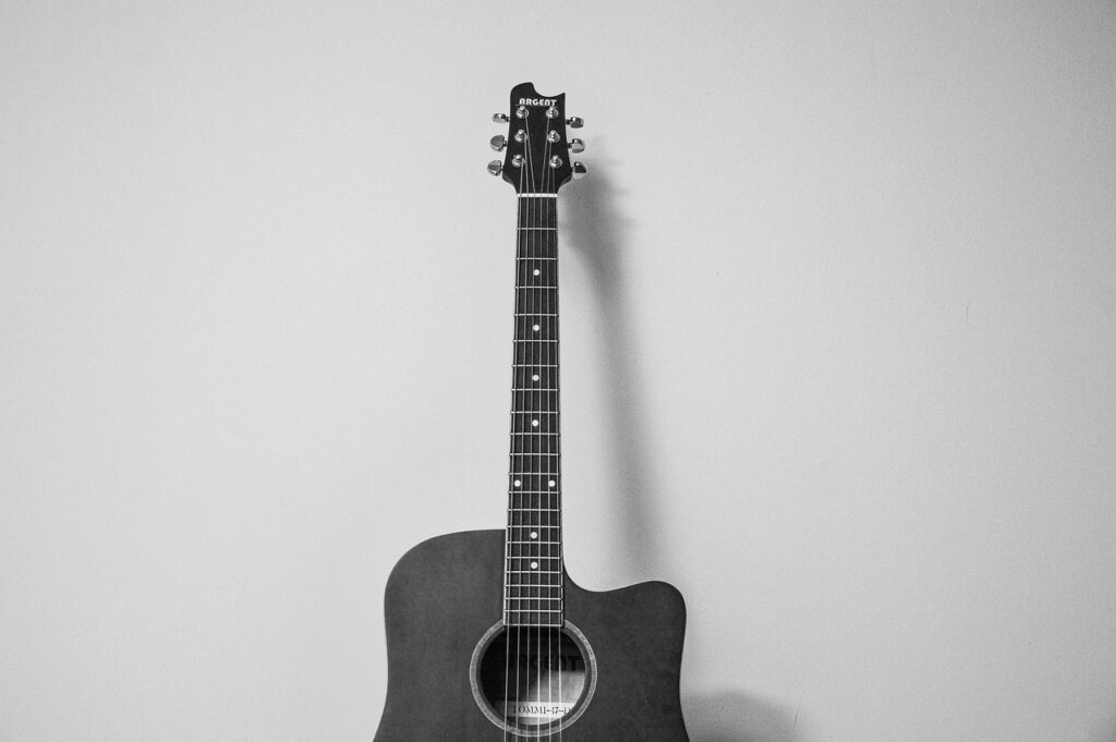 guitar 823615 1280