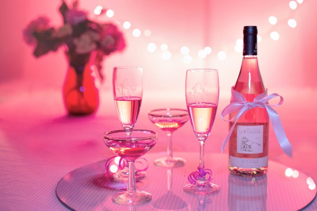 pink wine 1964457 1280