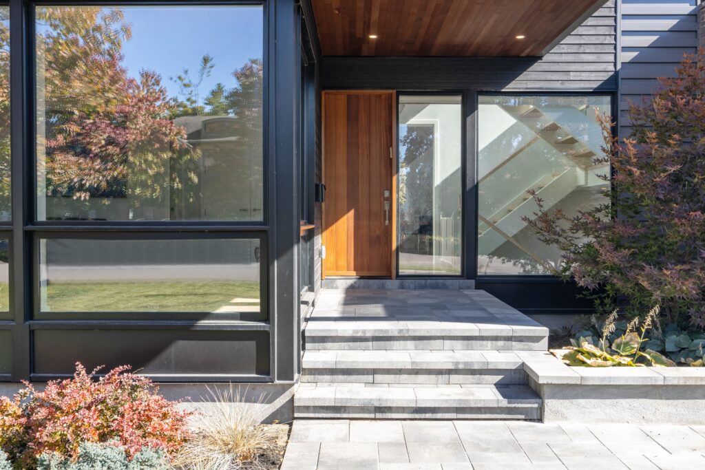 Mejorando la Entrada y Atractivo Exterior en Home Staging