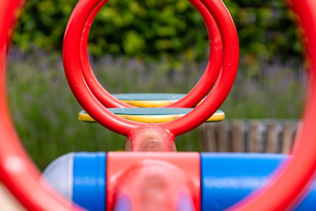 seesaw 4287997 1280