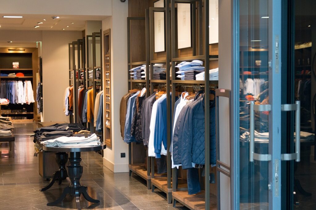store 906722 1280