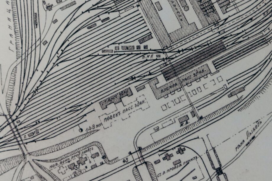 plano ciudad con vías de tren